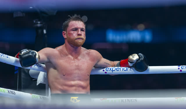 Las Vegas Review Journal Sports | Canelo says Crawford is better than Mayweather in post-fight presser