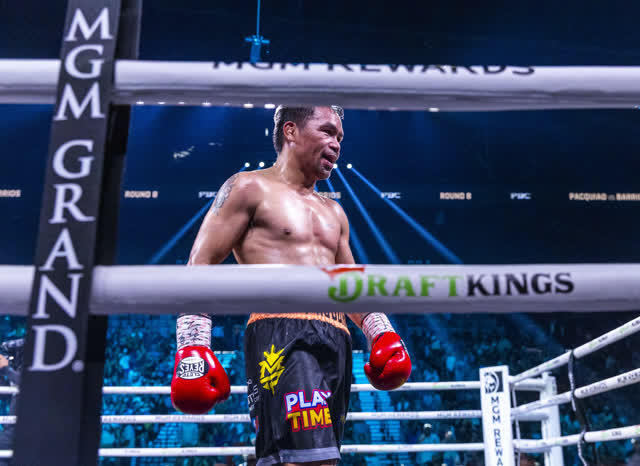 Las Vegas Review Journal Sports | Pacquiao’s return ends in draw, Barrios retains