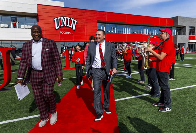 Las Vegas Review Journal Sports | UNLV football head coach Dan Mullen meets with media