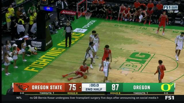 Ducks Demolish Beavers in Rivalry Rout, Clinch Pac-12 Championship Berth